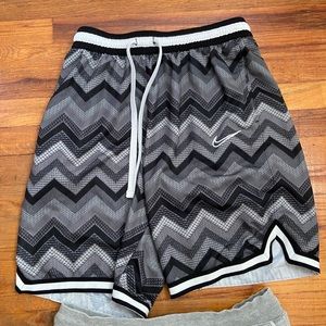 Nike DNA Basketball Shorts. Size Medium